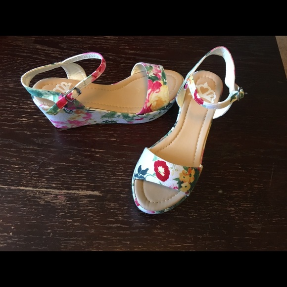 Fergalicious Wedged Sandals - Picture 1 of 6